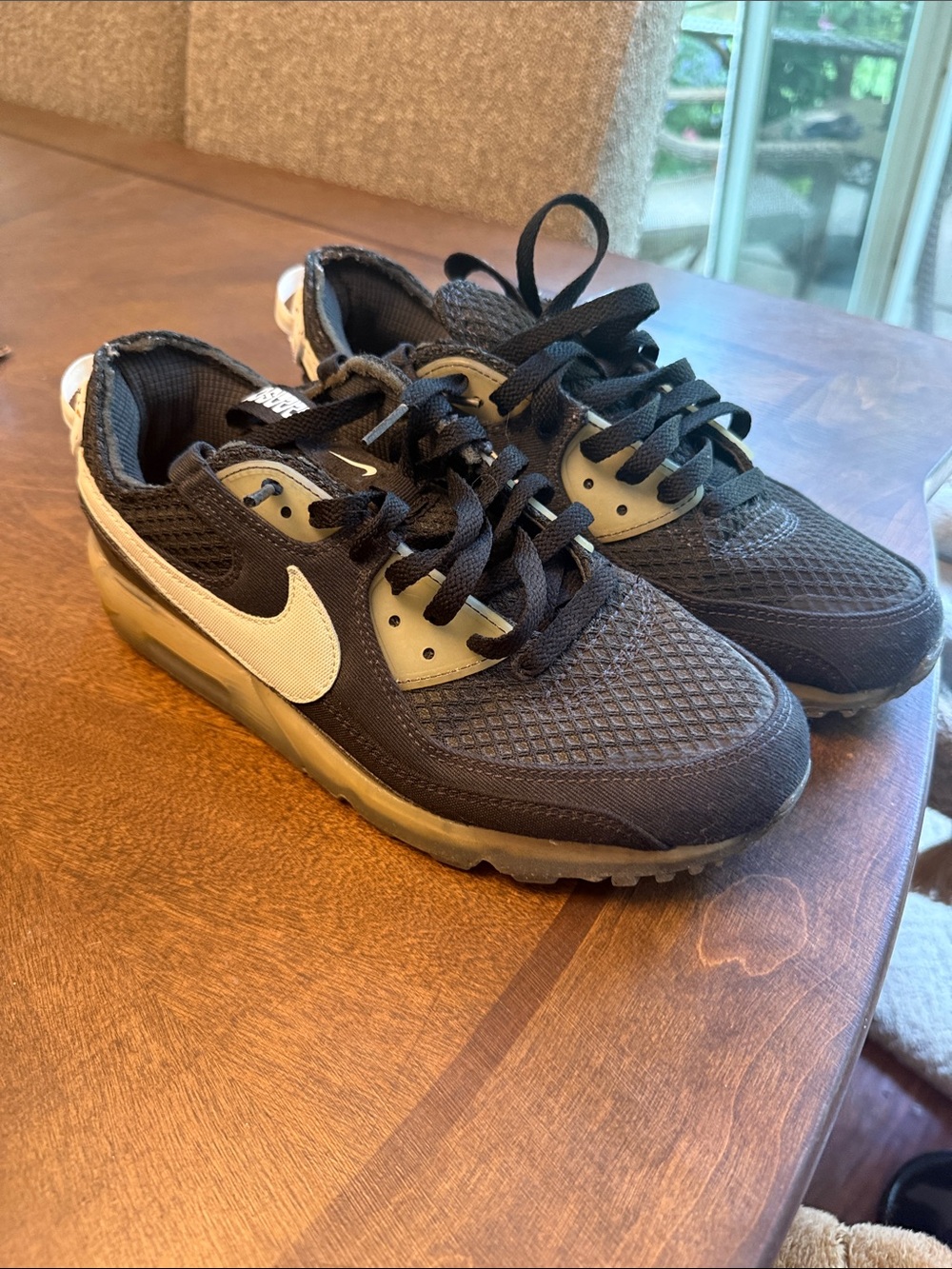 NikeBlack Sneakers with White Swoosh size 9